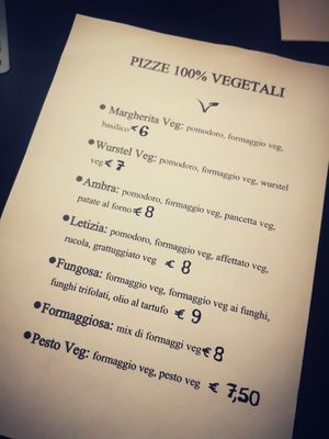 Menu delle pizze vegane at Il Buco Della Cabotina  in Genoa