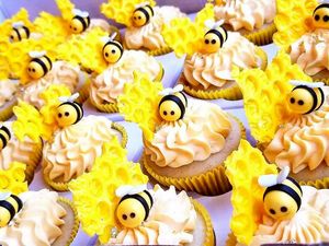 Lemon and vanilla bean bee cupcakes at Petit Gateau in Victoria