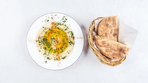 Hummus Set at Millis Dining Bar ミリスダイニングバー in Sendai