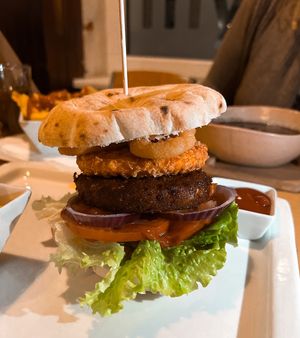 Big Fat Vegan Burger (Veganuary Special)  #Veganuary at HAWIDERE in Vienna