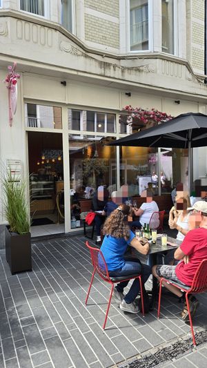 Front and outdoor seating at Sofia in Oostende
