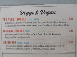2x vegane Burger 1x Veggi Variante at Der Fuchs Geht Rum in Willstaett