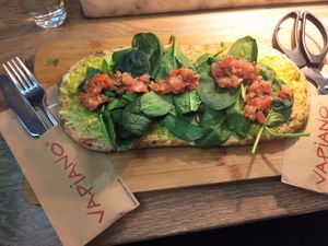 Pinsa pesto con spinaci vegan at Vapiano in Dusseldorf