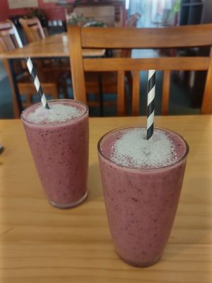 Berry smoothie (without honey) at Mountain Mumma in Sheffield