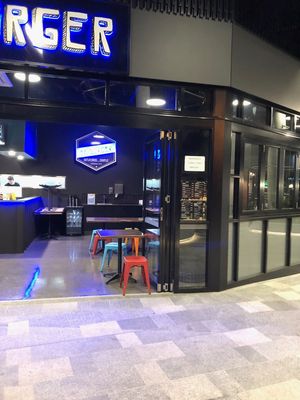 Restaurant at DA'Burger in West End