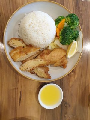 Lemon chickn don: yum but needed to ask for more lemon sauce, good it comes with a side of steamed veg at Veggie Chef in Oakleigh
