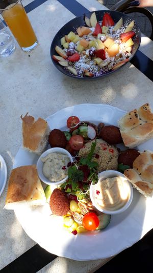 Veganes Frühstück: Orientalische und Smoothie Bowl at Café & Restaurant Schmitt in Bensheim