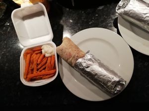 Vegandürüm & Süßkartoffelpommes at Urfa Tadi in Hamburg