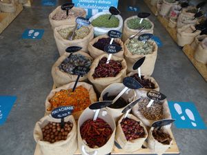 bulk spices at Frutos & Semillas in Medellin