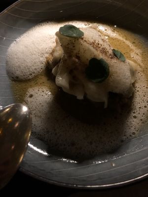 Hauptspeise: Topinambur mit Spitzkohl und Sonnenblumenkernen  at TIAN am Burg - Pop Up in Lech