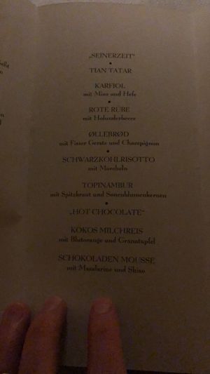 Alle Gerichte kamen entweder nacheinander oder zu zweit in die Mitte des Tisches. Man wird zudem ziemlich satt.  at TIAN am Burg - Pop Up in Lech