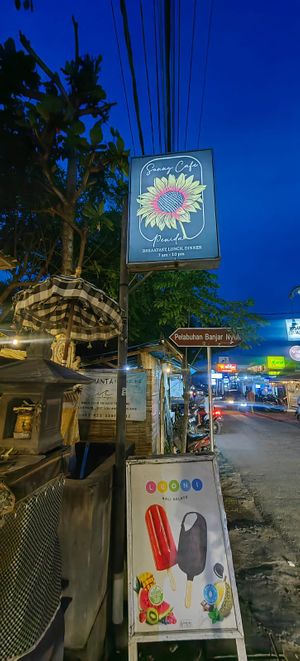  at Sunny Cafe in Penida Island