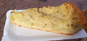 veganer zwiebelkuchen 3,45€ (gleicher preis wie nicht-veganer!!) at Bäckerei Riegler - Hauptstraße in Weinheim