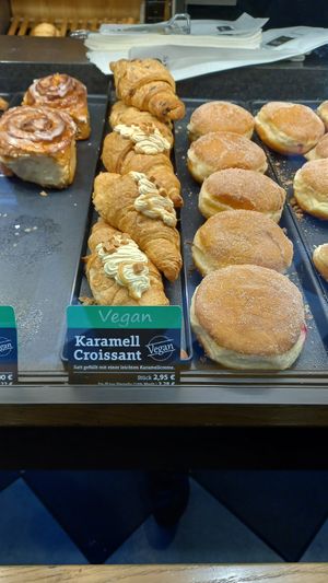 karamellcroissant 2,95€ at Bäckerei Riegler - Hauptstraße in Weinheim