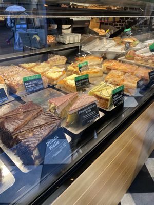 Grün = vegan  at Bäckerei Riegler - Hauptstraße in Weinheim