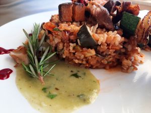 herb sauce with vegetable rice-spelt (vegan) at Marie e Oli's in Armacao De Pera