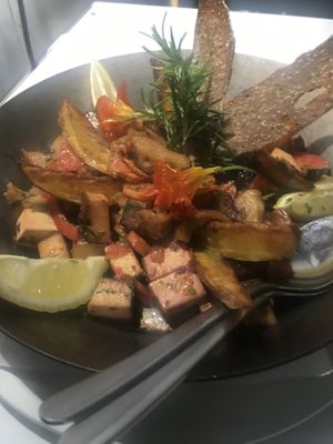 Vegan cataplana  at Marie e Oli's in Armacao De Pera