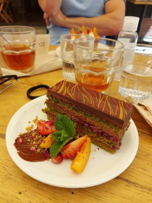 Opéra framboise : du pur plaisir at Soya Cantine Bio in Paris