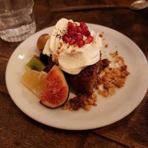 Carrot cake at Soya Cantine Bio in Paris