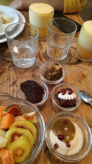 Dessert brunch at Soya Cantine Bio in Paris
