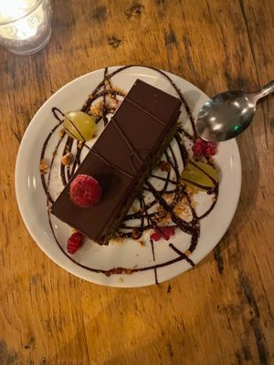 Daily dessert : Chocolate, raspberry and matcha cake at Soya Cantine Bio in Paris