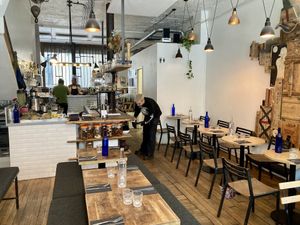 Everything is just awesome here!The food is breathtakingly delicious, atmosphere and vibe is very chill and cosy. Apart from that,the service staff is super attentive and caring at Soya Cantine Bio in Paris