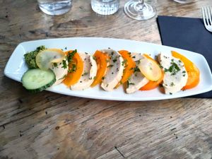 Cashew-mozza and tomatoes at Soya Cantine Bio in Paris