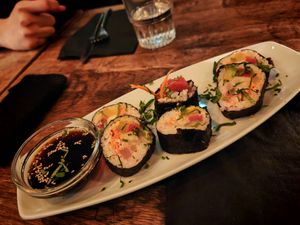  Makis x 6 pieces & tamari sauce

nori leaf, semi-complete rice, fresh “tuna” or “salmon” (konjac, microalgae), avocado, seasonal raw vegetables, low-fat soy yogurt mayon at Soya Cantine Bio in Paris