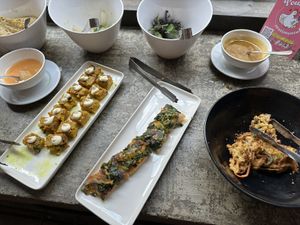 Algunas de las opcioness  at Soya Cantine Bio in Paris