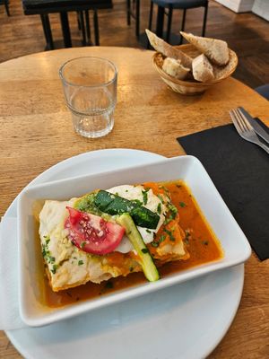  at Soya Cantine Bio in Paris