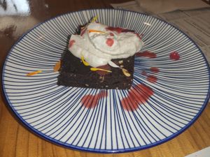 Brownie con helado de coco y canela. at MESTIZA in Valencia