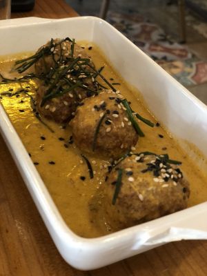 Albóndigas de la abuela Thai at MESTIZA in Valencia
