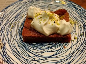 Bizcocho de remolacha at MESTIZA in Valencia