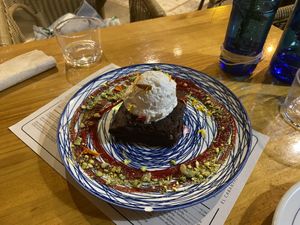Brownie con helado  at MESTIZA in Valencia