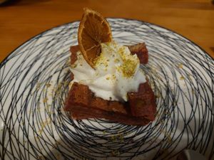 Beetroot cake with mousse at MESTIZA in Valencia