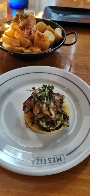 Mini arepa at MESTIZA in Valencia