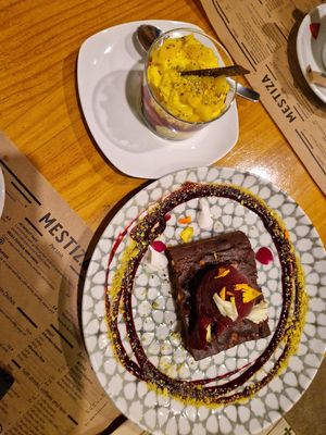 Mango mousse and brownie at MESTIZA in Valencia