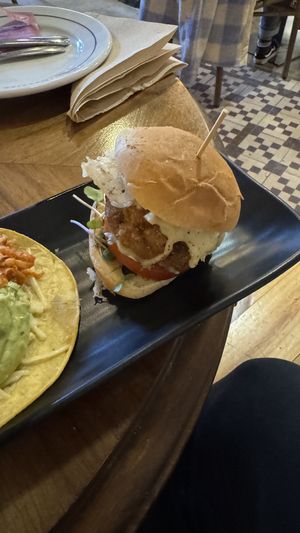 Mini hamburguesa   at MESTIZA in Valencia