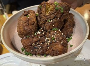 Dak Gangjeong de coliflor  at MESTIZA in Valencia