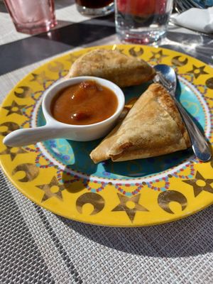 Samosa's at L'Atelier in Mecina Fondales