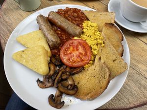 English ‘extra’ breakfast at Blue Mountain Vegan in South East London