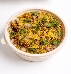 Baked Wheat Samosa Ragda Chaat - Everything made in-house - whole-wheat baked samosa, all the chutneys, oil-free baked sev and oil-free ragda at Tralata in Mumbai