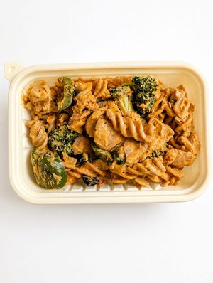 | 30g protein | High-protein vegan lentil pasta in creamy herb sauce with tofu, broccoli & bell peppers. Plant-based, wholesome & protein-rich. at Tralata in Mumbai