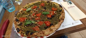 Pizza Pascualina at Pizzeria Errico Porzio in Naples