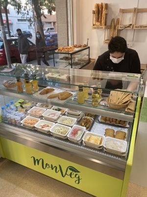 100% vegano at MonVeg in Mollet Del Valles