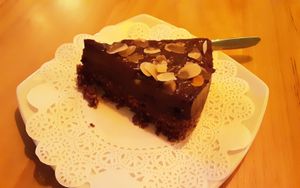 Vegan cheesecake at Warung in Koh Phangan