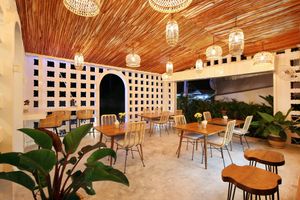 Covered Outdoor Seating at Night at Warung in Koh Phangan