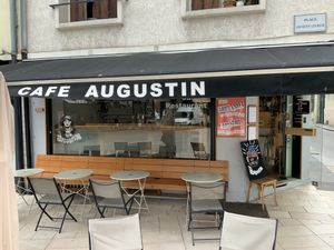   at Café Augustin in Rouen