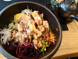 Yasai Crunchy Bowl at Nori in Leipzig