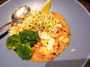 Vegan curry at FIT.smartfood in Salzburg